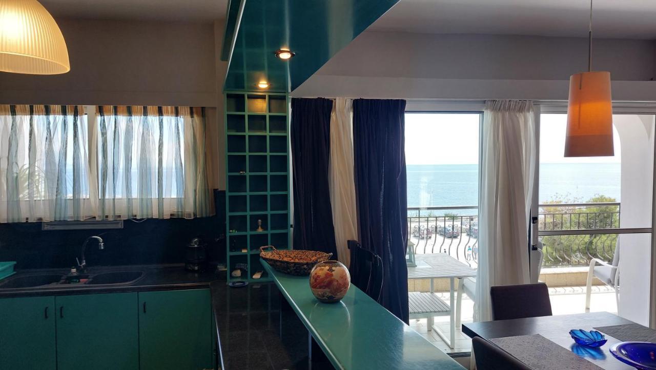 Vicky'S Place Артемида Екстериор снимка